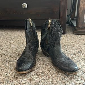 Steve Madden Black Genuine Leather Ankle Cowgirl Boots Size 7